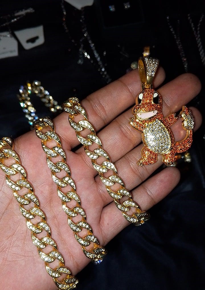 Cubana dorada + Charmander